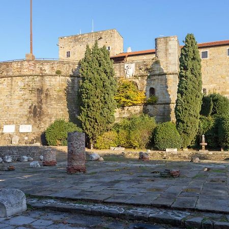 Casa Vacanze Penelope In Centro Storico Trieste Luaran gambar