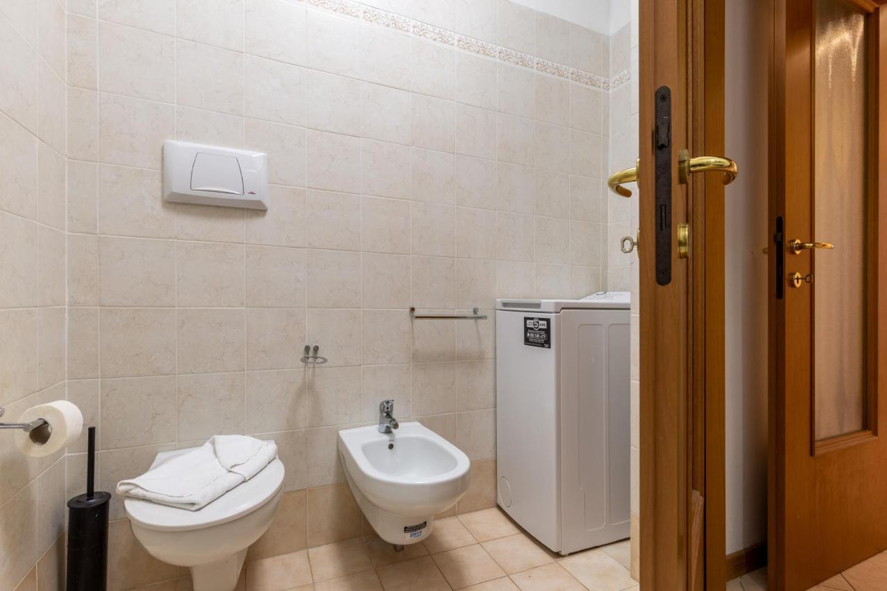 Casa Vacanze Penelope In Centro Storico Trieste Luaran gambar